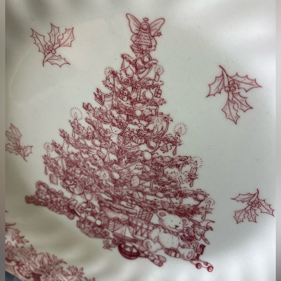 Queen’s •Seasons Greetings• Christmas Tree Salad Plate 8” Made in Colombia - Picture 4 of 6